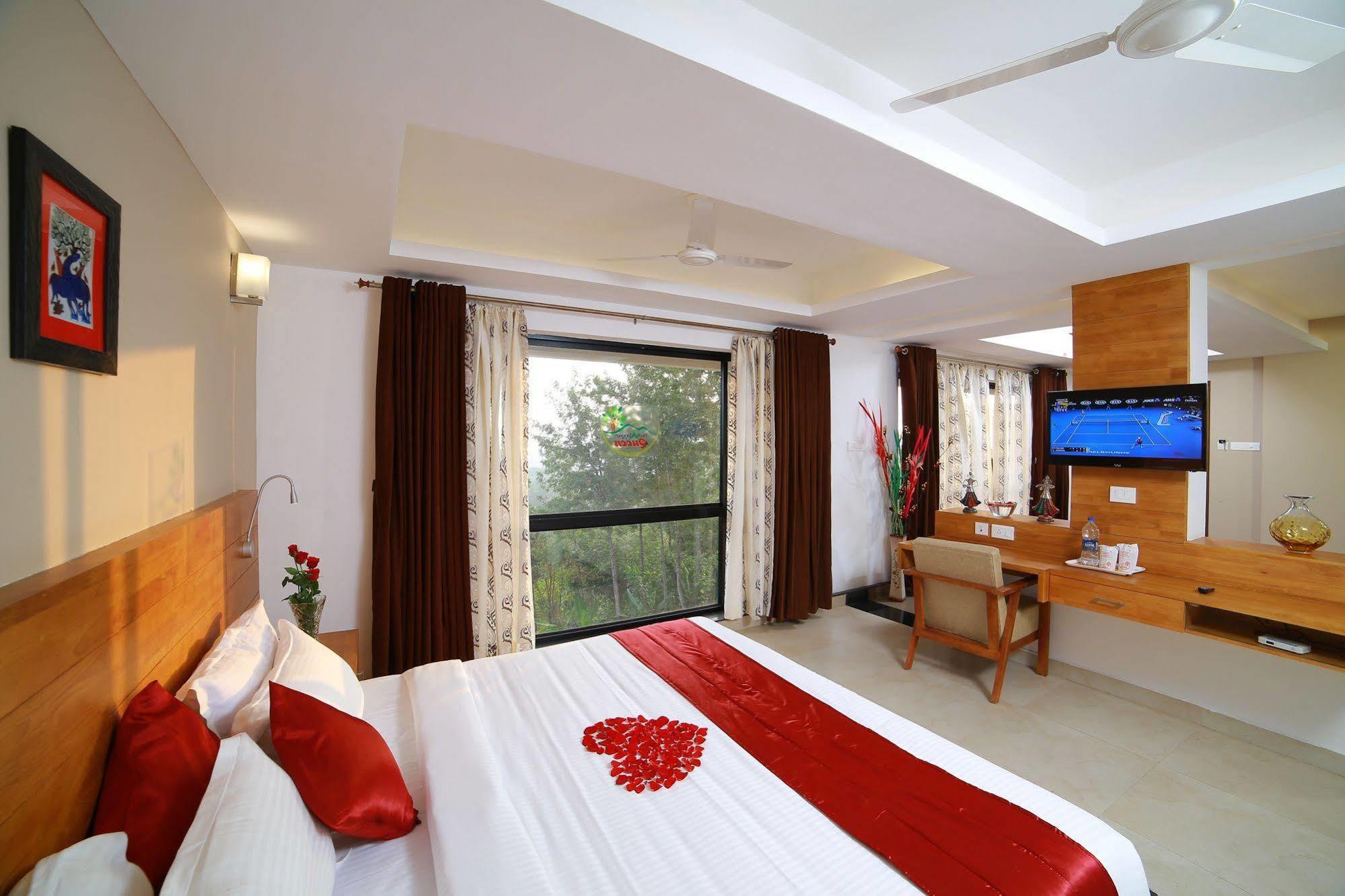 The Munnar Queen Exterior photo